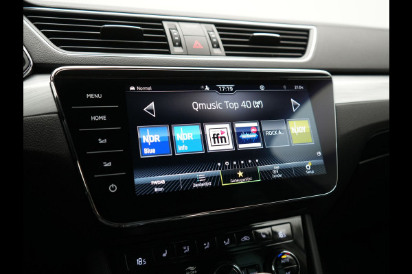 Škoda Superb Combi 1.4 TSI iV Business Edition PHEV 218pk Dealer O.H. | Adaptive Cruise | Camera | Voorstoelen Verwarmd | Apple Carplay | Crystal LED | Navigatie | Virtual Cockpit | DAB |