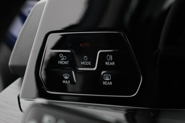 Volkswagen Golf 1.5 eTSI DSG Style 150 Pk Adaptive Cruise Control Camera Stoel/Stuurverwarming Navigatie Digital Cockpit Massage/Memory Bestuurderstoel