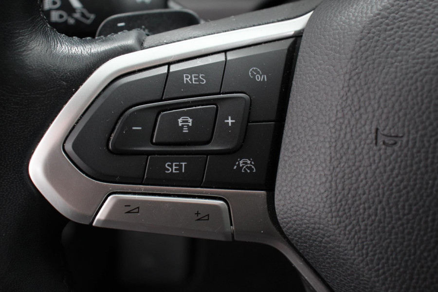 Volkswagen Golf 1.5 eTSI DSG Style 150 Pk Adaptive Cruise Control Camera Stoel/Stuurverwarming Navigatie Digital Cockpit Massage/Memory Bestuurderstoel