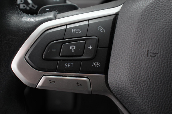 Volkswagen Golf 1.5 eTSI DSG Style 150 Pk Adaptive Cruise Control Camera Stoel/Stuurverwarming Navigatie Digital Cockpit Massage/Memory Bestuurderstoel