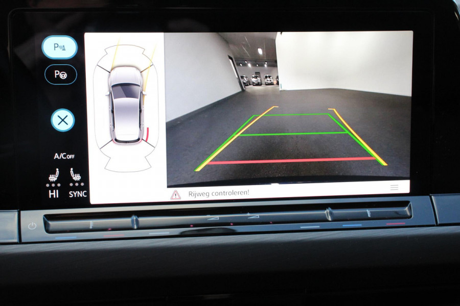 Volkswagen Golf 1.5 eTSI DSG Style 150 Pk Adaptive Cruise Control Camera Stoel/Stuurverwarming Navigatie Digital Cockpit Massage/Memory Bestuurderstoel
