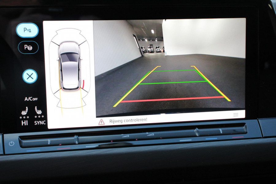 Volkswagen Golf 1.5 eTSI DSG Style 150 Pk Adaptive Cruise Control Camera Stoel/Stuurverwarming Navigatie Digital Cockpit Massage/Memory Bestuurderstoel