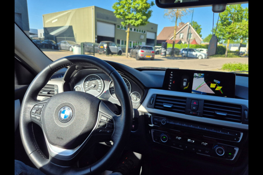 BMW 3 Serie Touring 320i LCI Apple CarPlay Adaptieve Cruise Camera Sport Stoelen KeyLess Lm Velgen Corporate Lease Executive