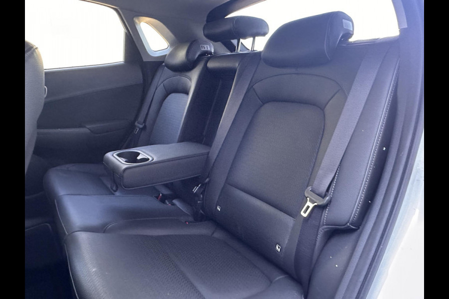 Hyundai Kona EV Premium 64 kWh | SOH: 96,8% | Leder | LED | Camera | Blindspot | Lage km-stand! |