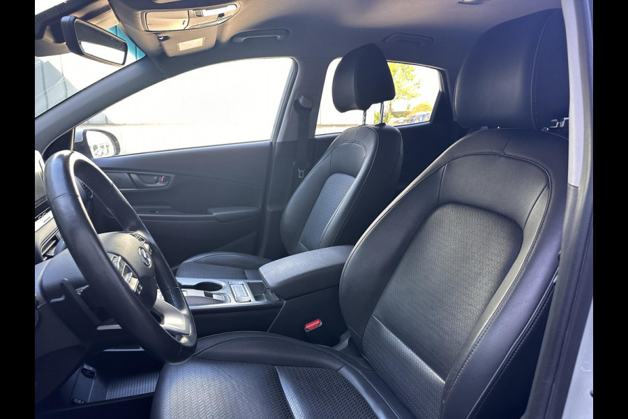 Hyundai Kona EV Premium 64 kWh | SOH: 96,8% | Leder | LED | Camera | Blindspot | Lage km-stand! |