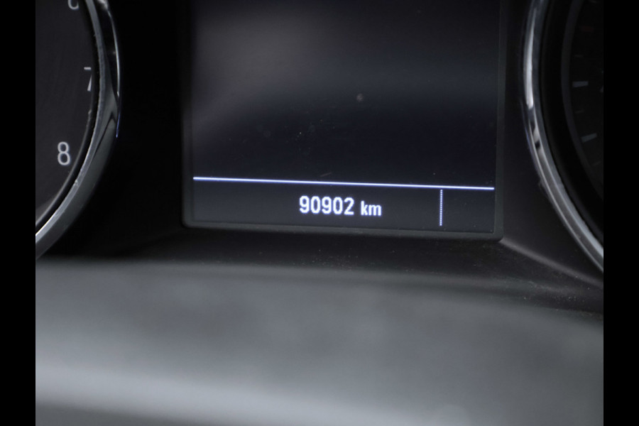 Opel Astra 1.2 Edition Sport (APPLE CARPLAY,NAVI,CAMERA,PDC,CRUISE,GETINT,TREKHAAK,SPORTSTOELEN,LM VELGEN,NETTE STAAT)