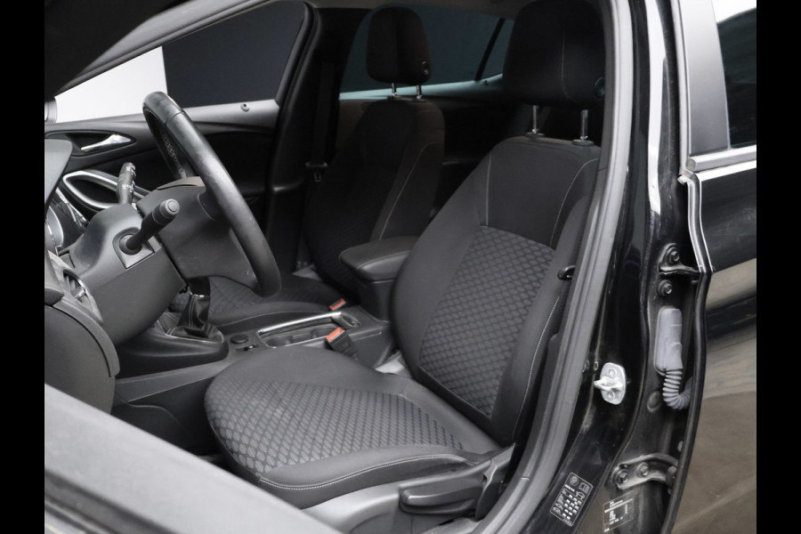 Opel Astra 1.2 Edition Sport (APPLE CARPLAY,NAVI,CAMERA,PDC,CRUISE,GETINT,TREKHAAK,SPORTSTOELEN,LM VELGEN,NETTE STAAT)