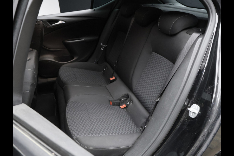 Opel Astra 1.2 Edition Sport (APPLE CARPLAY,NAVI,CAMERA,PDC,CRUISE,GETINT,TREKHAAK,SPORTSTOELEN,LM VELGEN,NETTE STAAT)