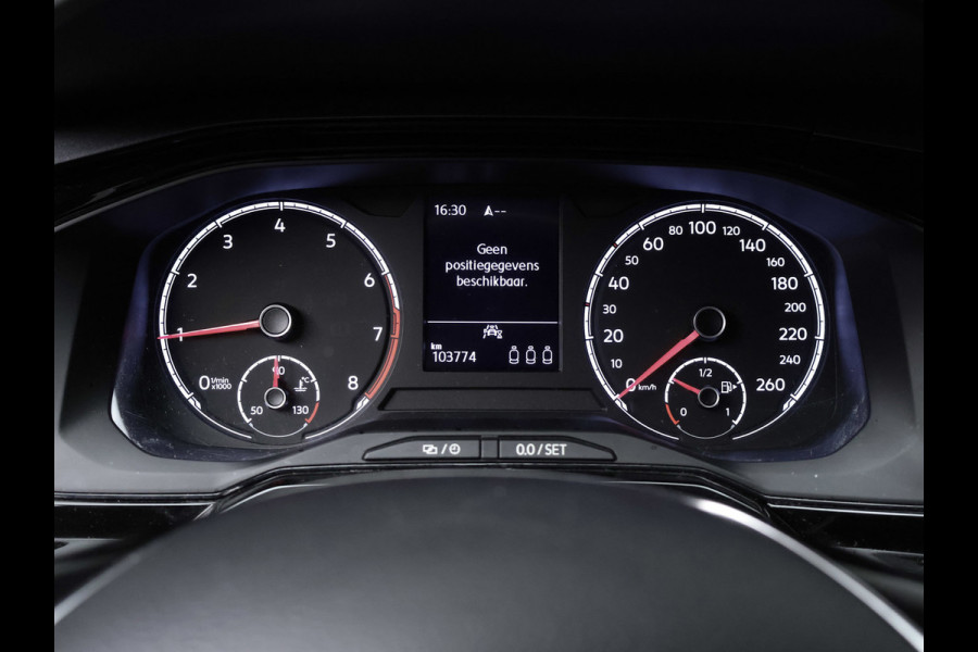 Volkswagen Polo 1.0 Comfortline Sport (APPLE CARPLAY,NAVI,PDC,CRUISE,LED,GETINT,TREKHAAK,SPORTSTOELEN,NETTE STAAT)
