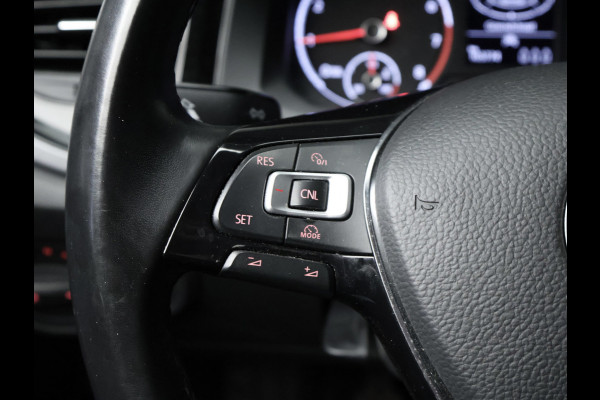 Volkswagen Polo 1.0 Comfortline Sport (APPLE CARPLAY,NAVI,PDC,CRUISE,LED,GETINT,TREKHAAK,SPORTSTOELEN,NETTE STAAT)