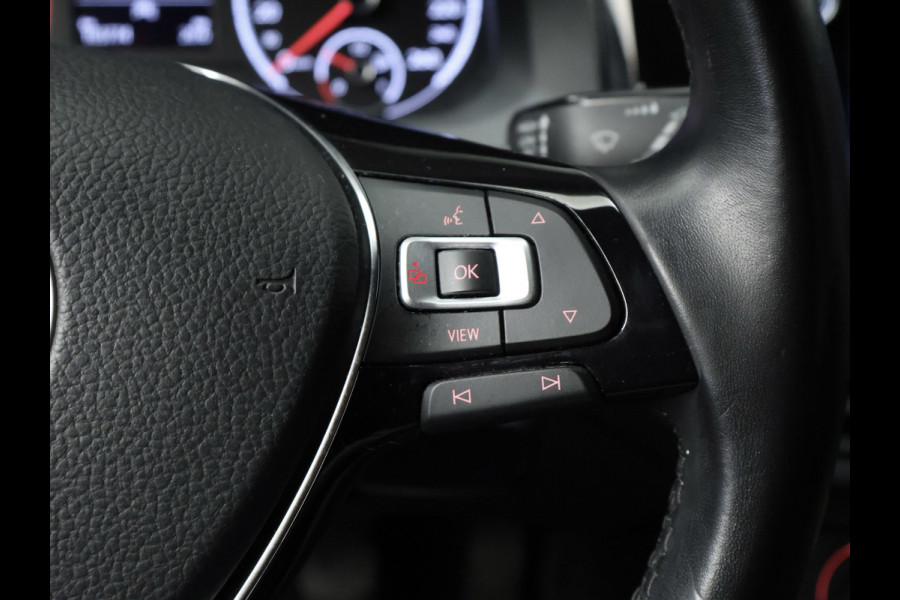 Volkswagen Polo 1.0 Comfortline Sport (APPLE CARPLAY,NAVI,PDC,CRUISE,LED,GETINT,TREKHAAK,SPORTSTOELEN,NETTE STAAT)