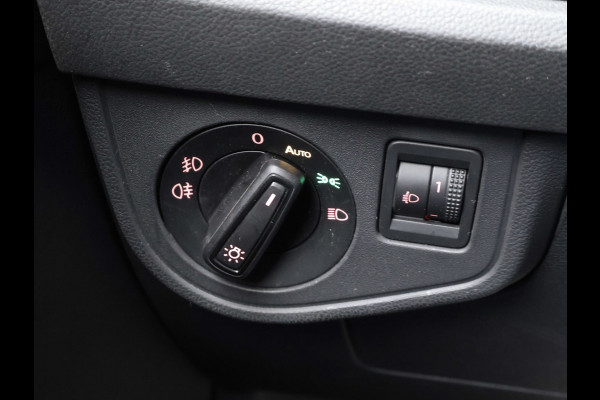 Volkswagen Polo 1.0 Comfortline Sport (APPLE CARPLAY,NAVI,PDC,CRUISE,LED,GETINT,TREKHAAK,SPORTSTOELEN,NETTE STAAT)