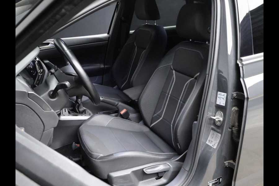 Volkswagen Polo 1.0 Comfortline Sport (APPLE CARPLAY,NAVI,PDC,CRUISE,LED,GETINT,TREKHAAK,SPORTSTOELEN,NETTE STAAT)