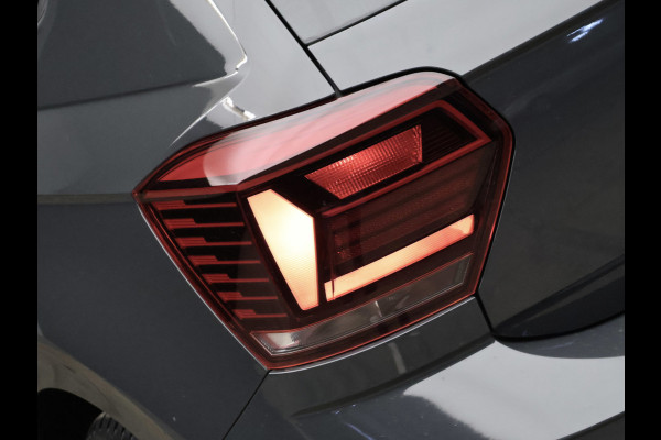 Volkswagen Polo 1.0 Comfortline Sport (APPLE CARPLAY,NAVI,PDC,CRUISE,LED,GETINT,TREKHAAK,SPORTSTOELEN,NETTE STAAT)