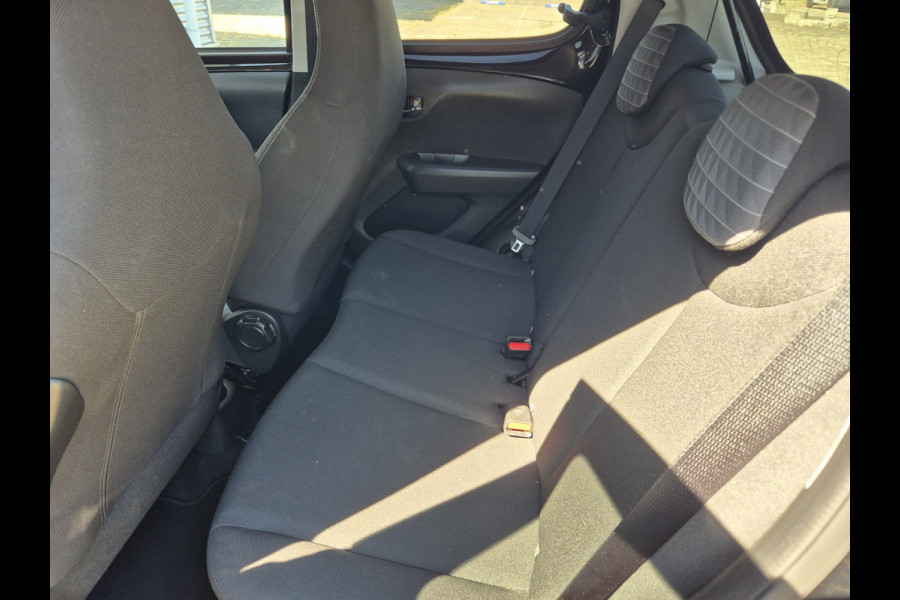 Peugeot 108 1.0 e-VTi Allure ,Airco,cruise,achteruitrijcamera,navigatie executive edition