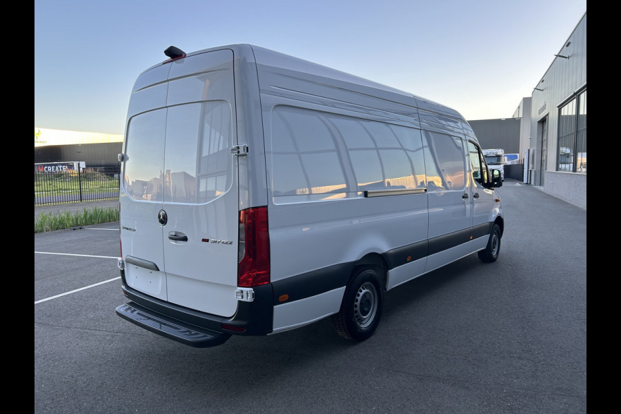 Mercedes-Benz Sprinter 317 CDI L3 H2 Pro LED / MBUX / Navigatie / Camera / Parkeersensoren / Cruise control / Airco / 270 Graden achterdeuren
