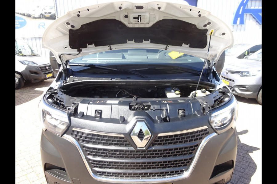 Renault Master T35 2.3 dCi 135 PK L2H2 GROOT NAVI AIRCO TREKHAAK ZEER MOOI