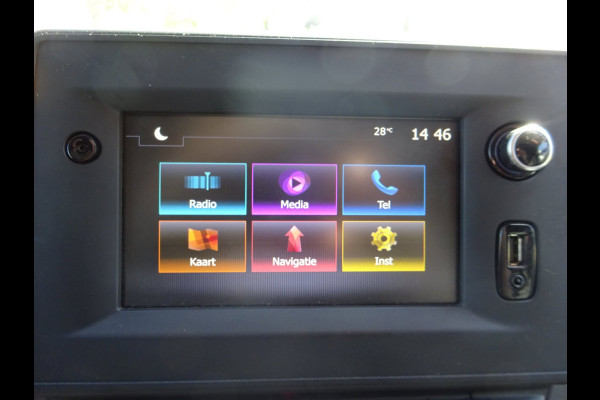 Renault Master T35 2.3 dCi 135 PK L2H2 GROOT NAVI AIRCO TREKHAAK ZEER MOOI