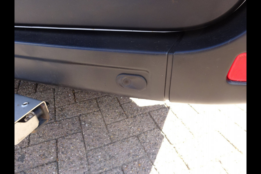 Renault Master T35 2.3 dCi 135 PK L2H2 GROOT NAVI AIRCO TREKHAAK ZEER MOOI