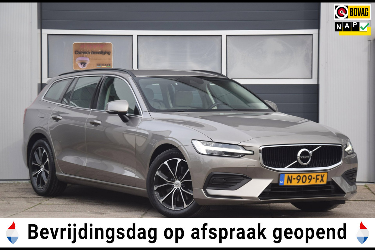 Volvo V60 2.0 B3 Momentum Business UITKLAPBARE TREKHAAK/LEDEREN BEKLEDING/COMFORT-STOELEN