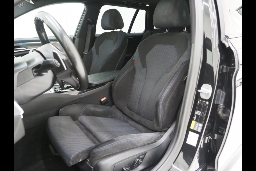 BMW 5 Serie Touring 530e M Sport Shadow Line | Panoramadak | Trekhaak | Keyless | Sportstuur | Sfeerlicht | Camera | LED | Carplay