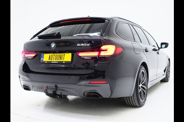 BMW 5 Serie Touring 530e M Sport Shadow Line | Panoramadak | Trekhaak | Keyless | Sportstuur | Sfeerlicht | Camera | LED | Carplay