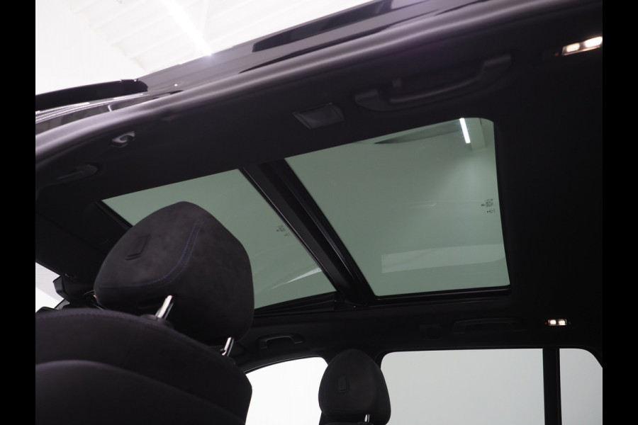 BMW 5 Serie Touring 530e M Sport Shadow Line | Panoramadak | Trekhaak | Keyless | Sportstuur | Sfeerlicht | Camera | LED | Carplay