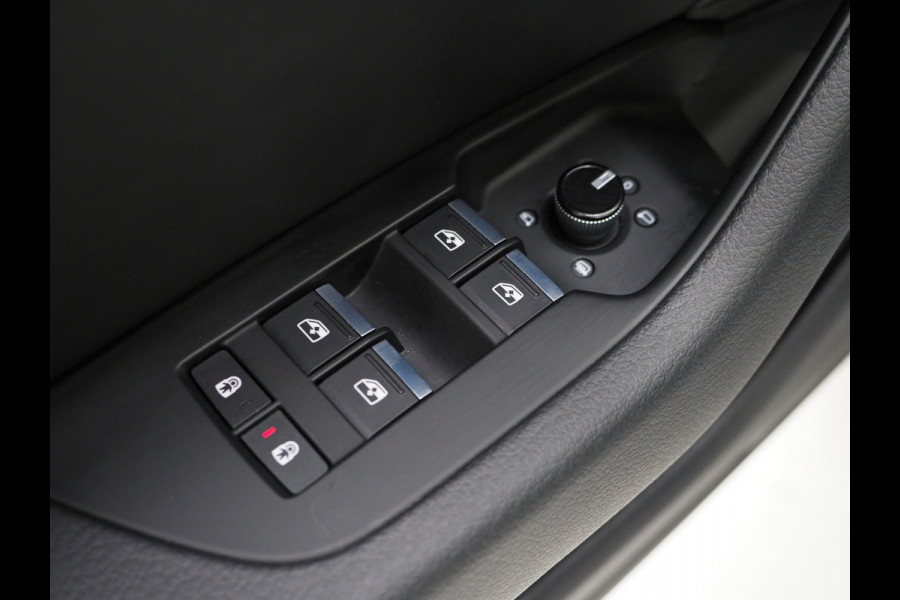 Audi A6 Avant 50 TFSI e quattro | Trekhaak | Adaptive Cruise | Camera | Stoelverwarming | DAB | Virtual | Carplay