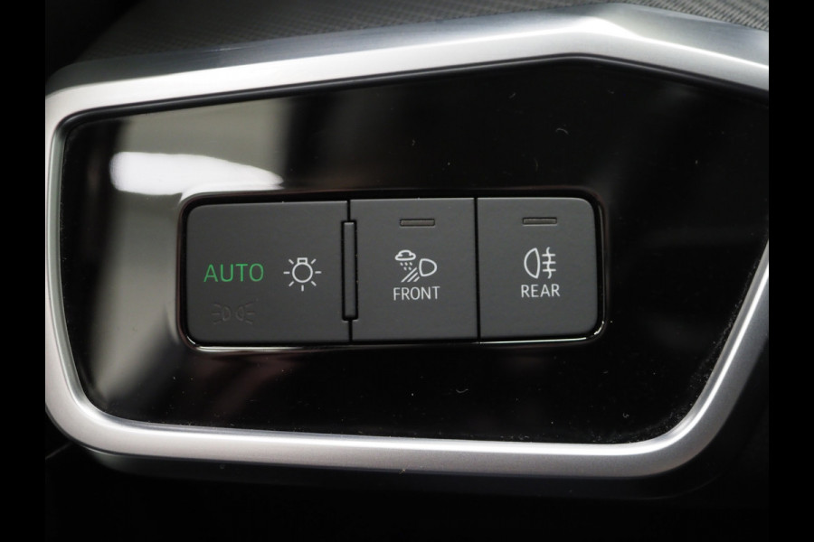 Audi A6 Avant 50 TFSI e quattro | Trekhaak | Adaptive Cruise | Camera | Stoelverwarming | DAB | Virtual | Carplay
