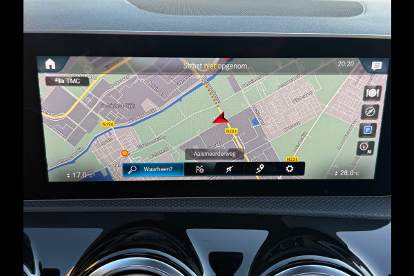 Mercedes-Benz A-Klasse 200 / AMG / PANO / Xenon LED / Sfeer verlicht. / Burmester Sound / Inruil Mog.