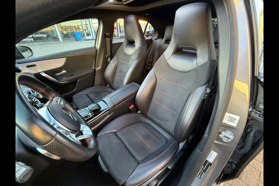 Mercedes-Benz A-Klasse 200 / AMG / PANO / Xenon LED / Sfeer verlicht. / Burmester Sound / Inruil Mog.