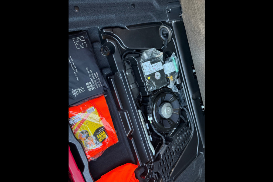 Mercedes-Benz A-Klasse 200 / AMG / PANO / Xenon LED / Sfeer verlicht. / Burmester Sound / Inruil Mog.