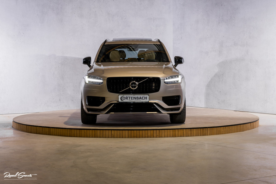 Volvo XC90 2.0 T8 Recharge AWD Ultimate Dark long Range Luchtvering | Bowers&Wilkins | Zwenkbare trekhaak | Panorama dak | Stoelverkoeling + massage |