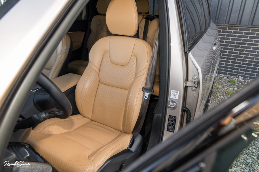 Volvo XC90 2.0 T8 Recharge AWD Ultimate Dark long Range Luchtvering | Bowers&Wilkins | Zwenkbare trekhaak | Panorama dak | Stoelverkoeling + massage |