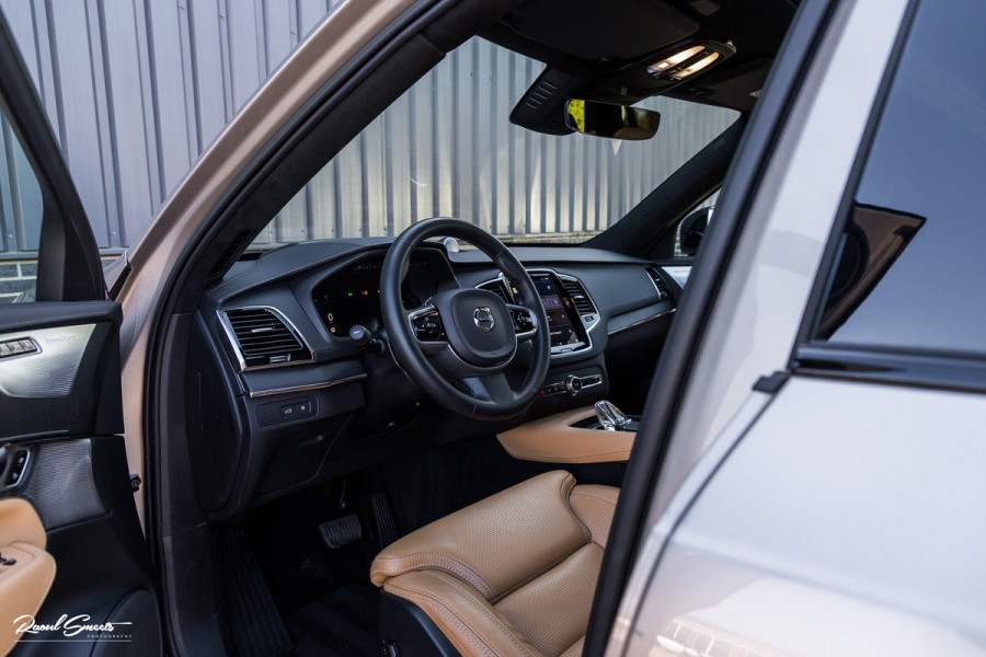 Volvo XC90 2.0 T8 Recharge AWD Ultimate Dark long Range Luchtvering | Bowers&Wilkins | Zwenkbare trekhaak | Panorama dak | Stoelverkoeling + massage |