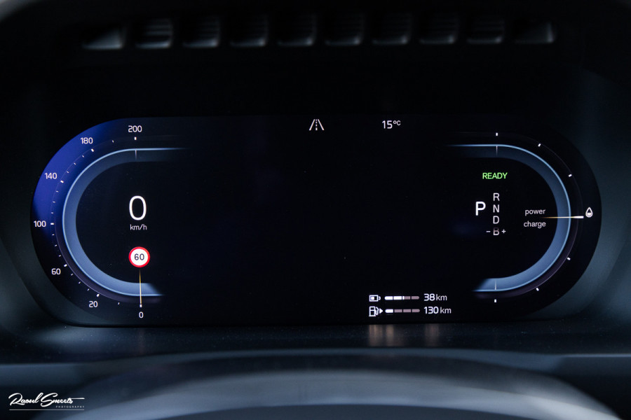 Volvo XC90 2.0 T8 Recharge AWD Ultimate Dark long Range Luchtvering | Bowers&Wilkins | Zwenkbare trekhaak | Panorama dak | Stoelverkoeling + massage |
