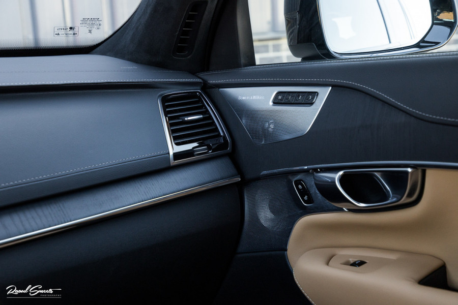 Volvo XC90 2.0 T8 Recharge AWD Ultimate Dark long Range Luchtvering | Bowers&Wilkins | Zwenkbare trekhaak | Panorama dak | Stoelverkoeling + massage |