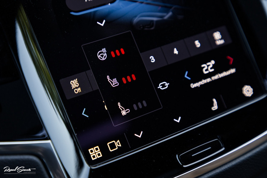 Volvo XC90 2.0 T8 Recharge AWD Ultimate Dark long Range Luchtvering | Bowers&Wilkins | Zwenkbare trekhaak | Panorama dak | Stoelverkoeling + massage |
