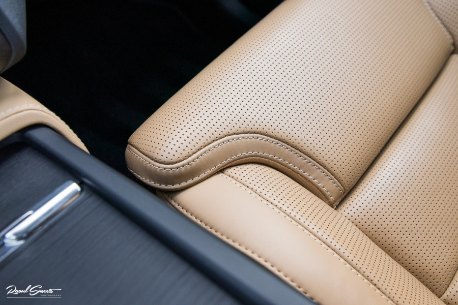 Volvo XC90 2.0 T8 Recharge AWD Ultimate Dark long Range Luchtvering | Bowers&Wilkins | Zwenkbare trekhaak | Panorama dak | Stoelverkoeling + massage |