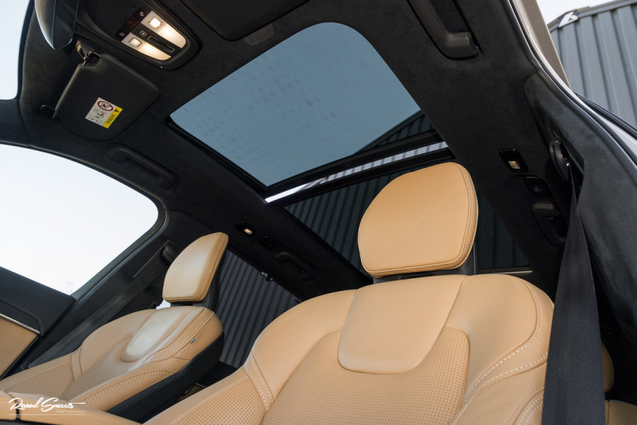 Volvo XC90 2.0 T8 Recharge AWD Ultimate Dark long Range Luchtvering | Bowers&Wilkins | Zwenkbare trekhaak | Panorama dak | Stoelverkoeling + massage |