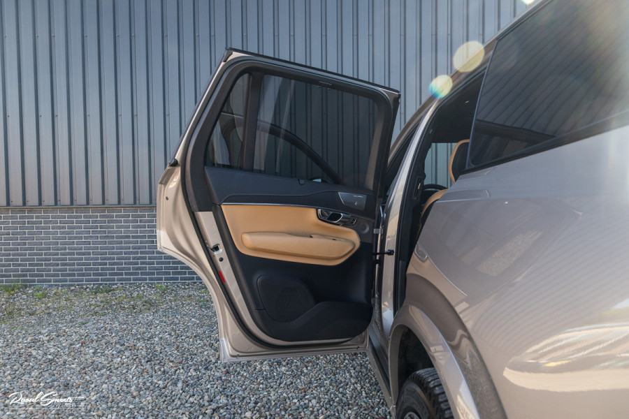 Volvo XC90 2.0 T8 Recharge AWD Ultimate Dark long Range Luchtvering | Bowers&Wilkins | Zwenkbare trekhaak | Panorama dak | Stoelverkoeling + massage |