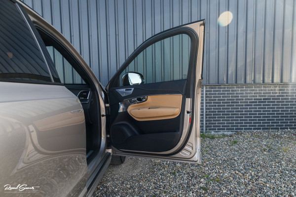 Volvo XC90 2.0 T8 Recharge AWD Ultimate Dark long Range Luchtvering | Bowers&Wilkins | Zwenkbare trekhaak | Panorama dak | Stoelverkoeling + massage |