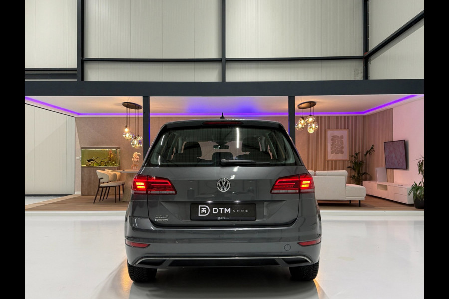 Volkswagen Golf Sportsvan 1.0 TSI Highline Aut. | Trekhaak | ACC | LED | Camera