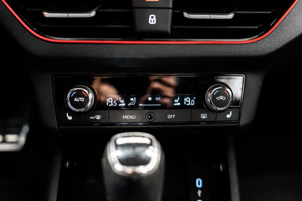 Škoda SCALA 1.5 TSI Sport Business DSG LED PANO CAMERA KUIPSTOELEN