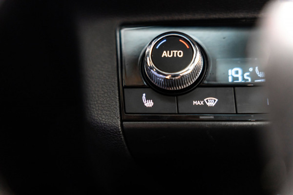 Škoda SCALA 1.5 TSI Sport Business DSG LED PANO CAMERA KUIPSTOELEN