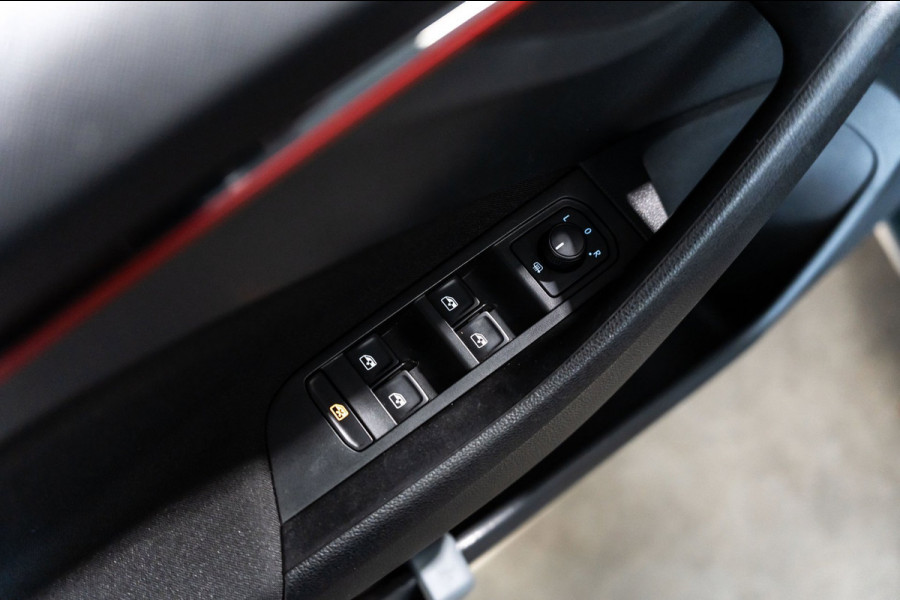 Škoda SCALA 1.5 TSI Sport Business DSG LED PANO CAMERA KUIPSTOELEN