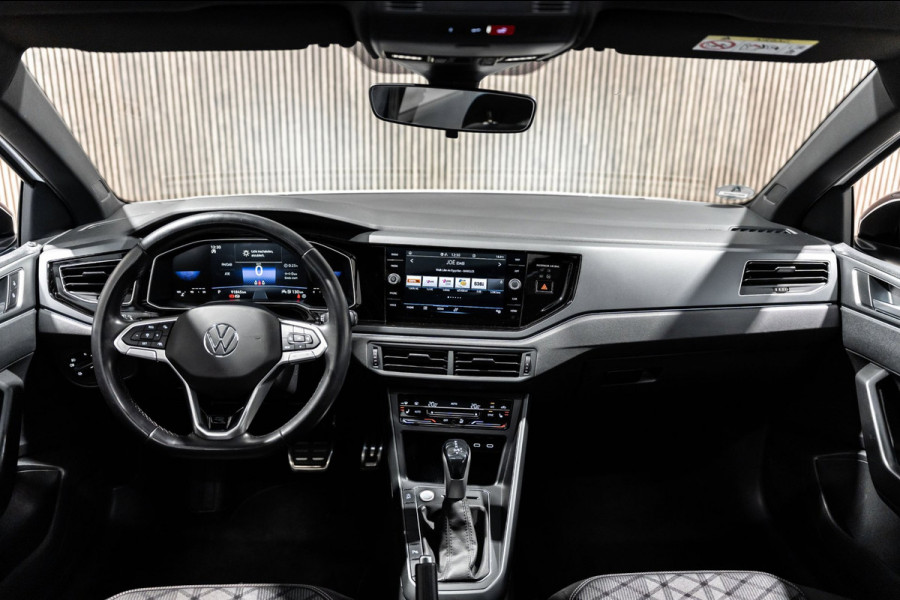 Volkswagen Taigo 1.5 TSI R-Line IQ DSG PANO CAMERA