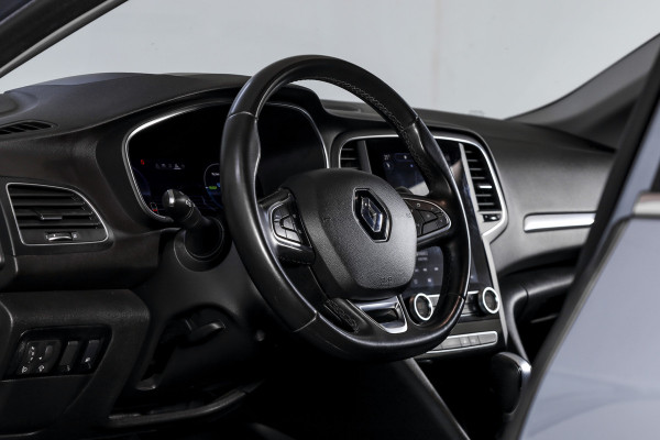 Renault Mégane Estate 1.6 E-Tech Plug-In Hybrid 160 Business Edition One | Dig. Cockpit | Cruise | PDC | Camera | NAV+App. Connect | ECC | Trekhaak | LM 17" |
