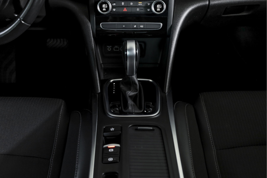 Renault Mégane Estate 1.6 E-Tech Plug-In Hybrid 160 Business Edition One | Dig. Cockpit | Cruise | PDC | Camera | NAV+App. Connect | ECC | Trekhaak | LM 17" |
