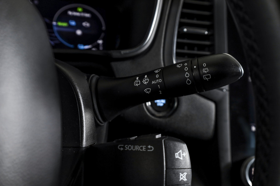 Renault Mégane Estate 1.6 E-Tech Plug-In Hybrid 160 Business Edition One | Dig. Cockpit | Cruise | PDC | Camera | NAV+App. Connect | ECC | Trekhaak | LM 17" |